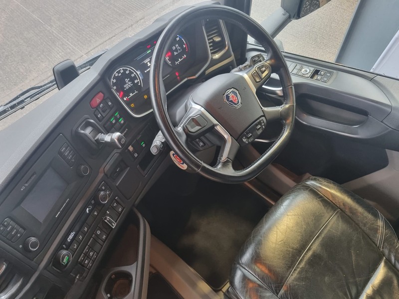 داخل اسکانیا آر500